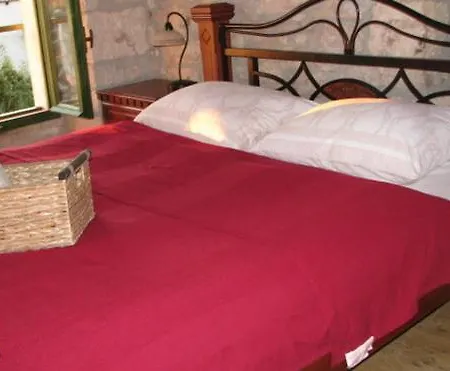 House Maestral Nyaraló