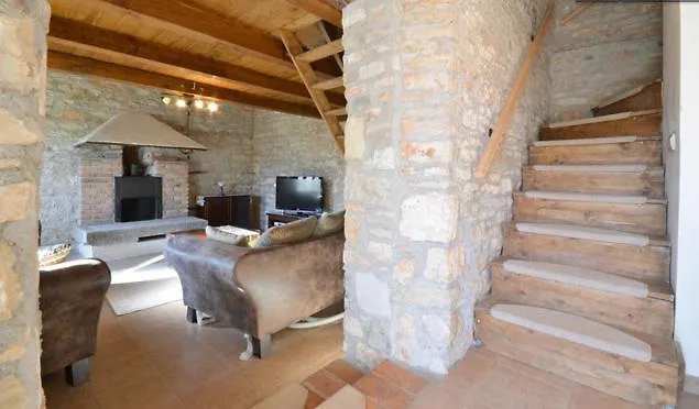 House Maestral *