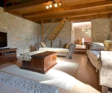 House Maestral With Private Pool Dom wakacyjny *