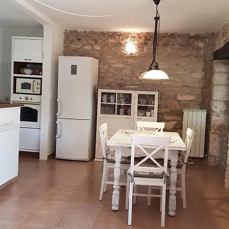 House Maestral Holiday home